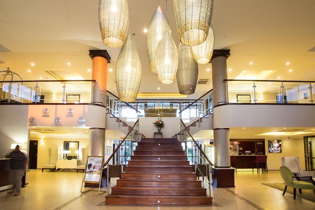 Phakalane Golf Estate Hotel Resort Габороне Экстерьер фото