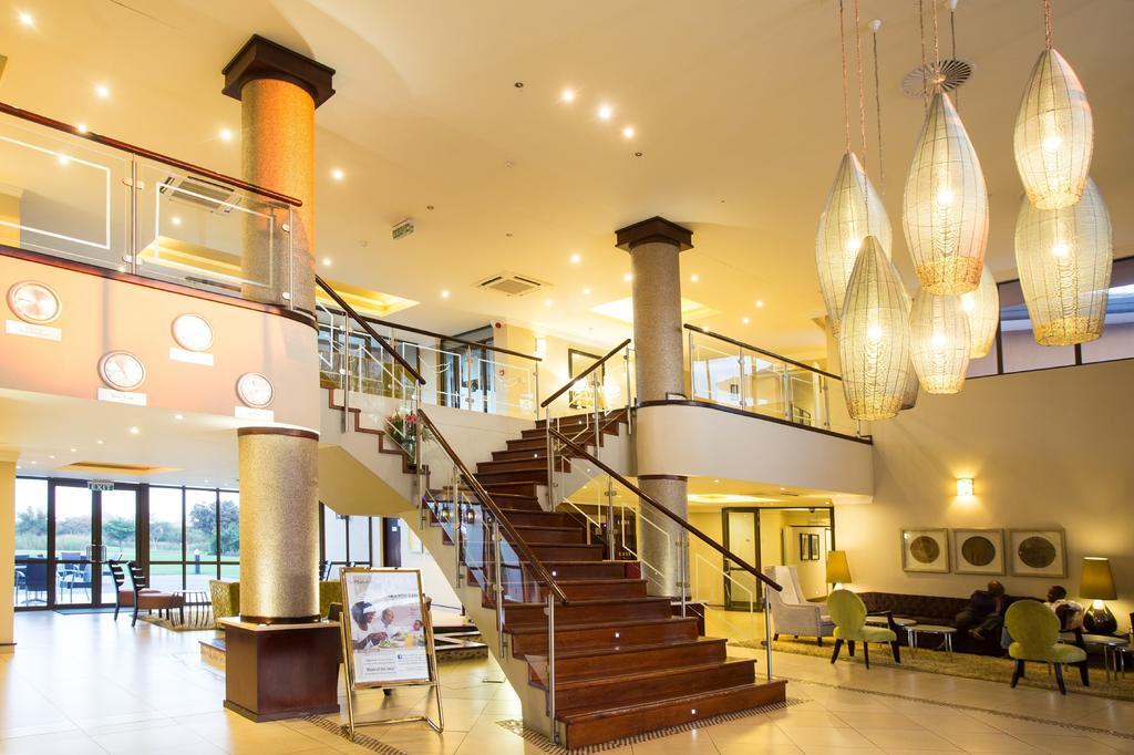 Phakalane Golf Estate Hotel Resort Габороне Экстерьер фото