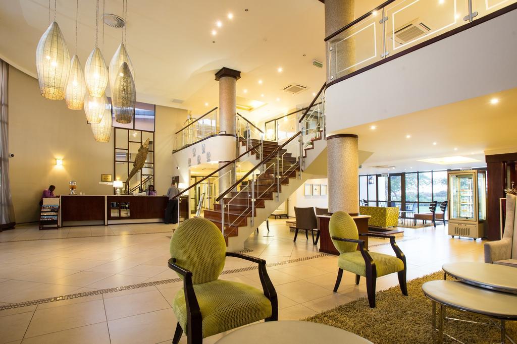Phakalane Golf Estate Hotel Resort Габороне Экстерьер фото