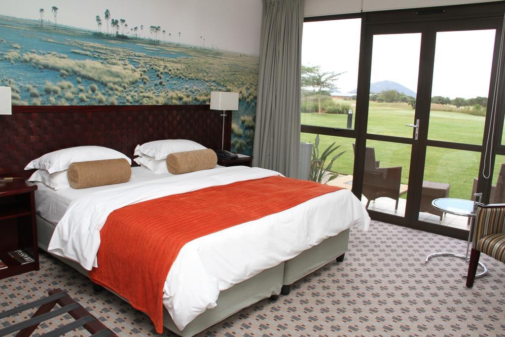Phakalane Golf Estate Hotel Resort Габороне Номер фото